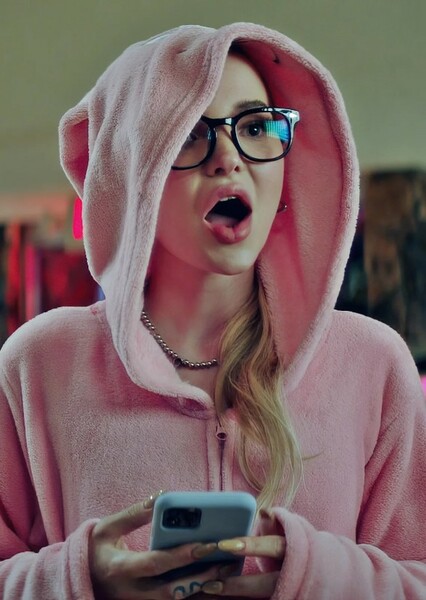 Dove Cameron photo