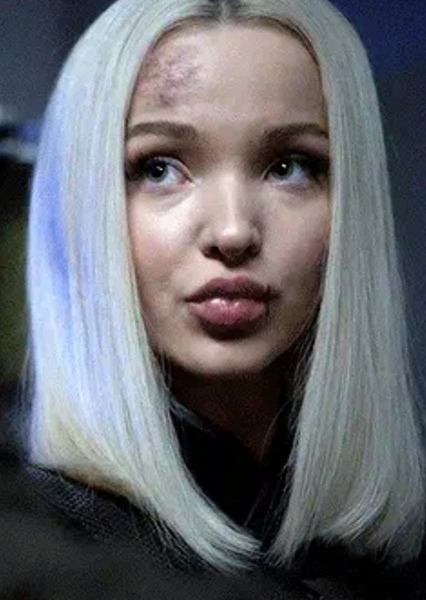 Dove Cameron photo