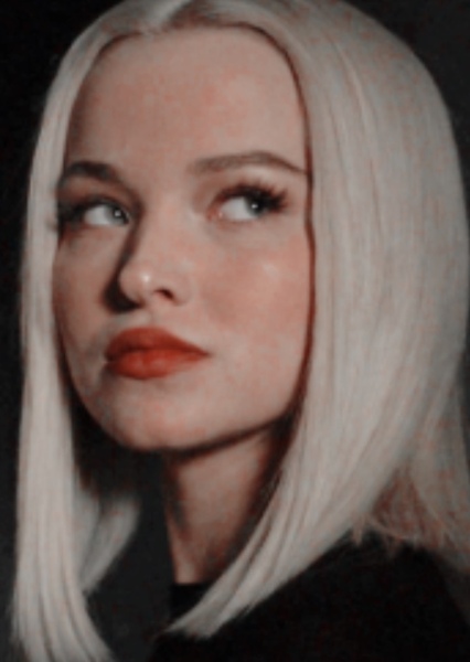 Dove Cameron photo