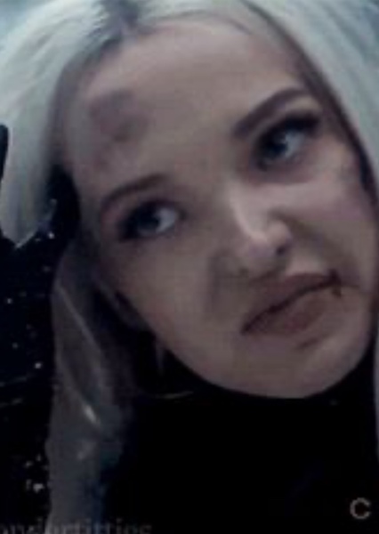 Dove Cameron photo
