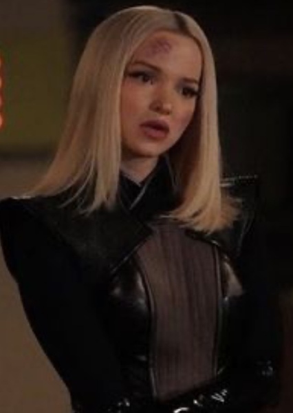 Dove Cameron photo