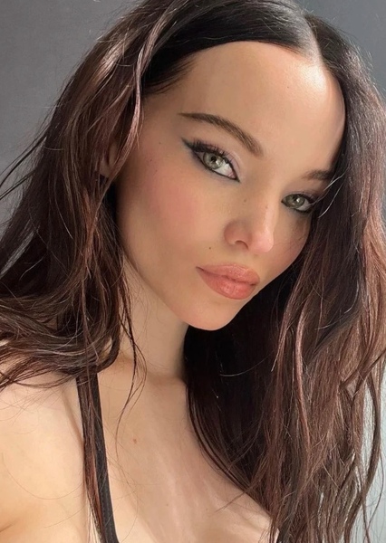 Dove Cameron photo