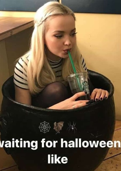 Dove Cameron photo