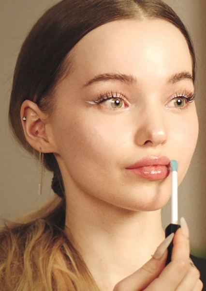 Dove Cameron photo
