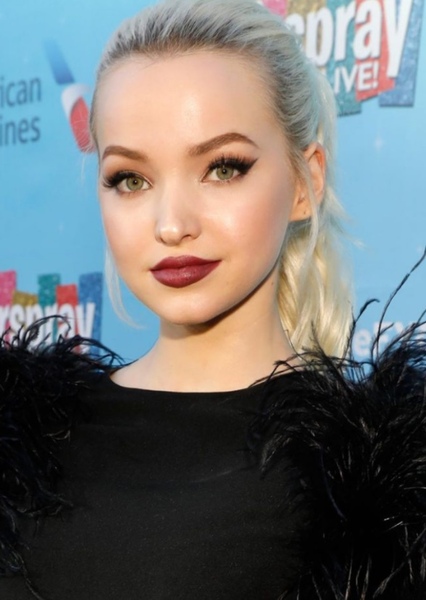 Dove Cameron photo