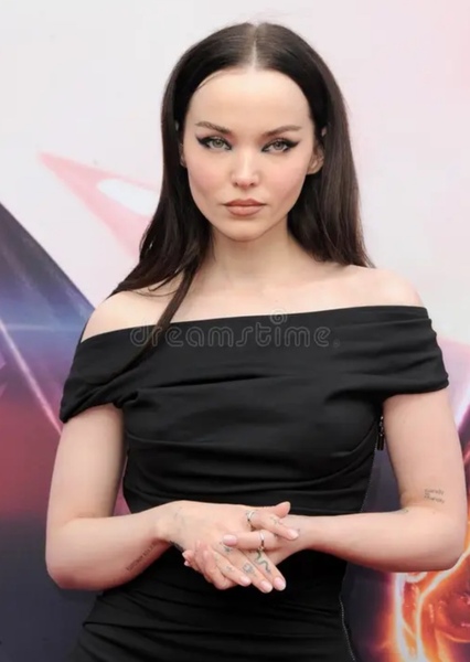 Dove Cameron photo