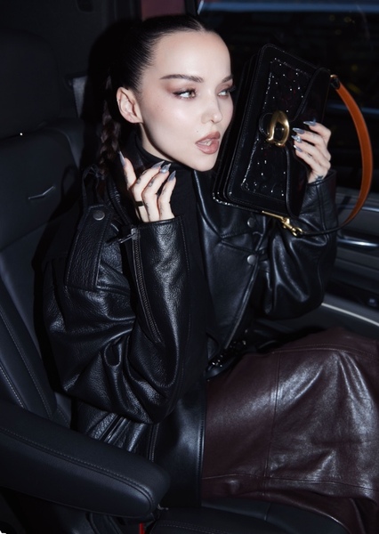 Dove Cameron photo