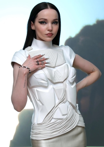 Dove Cameron photo