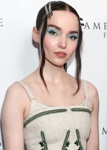 Dove Cameron photo