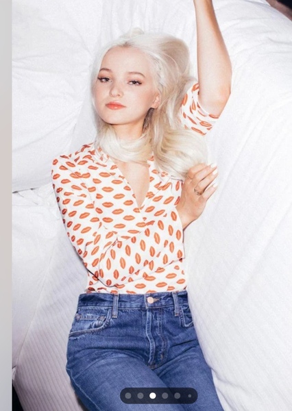 Dove Cameron photo