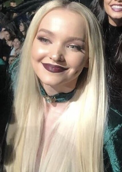 Dove Cameron photo