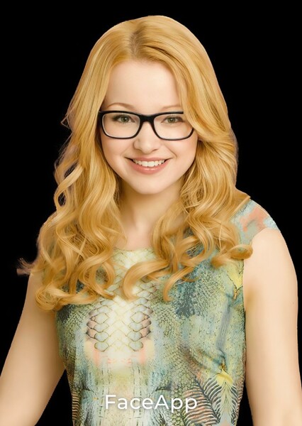 Dove Cameron photo