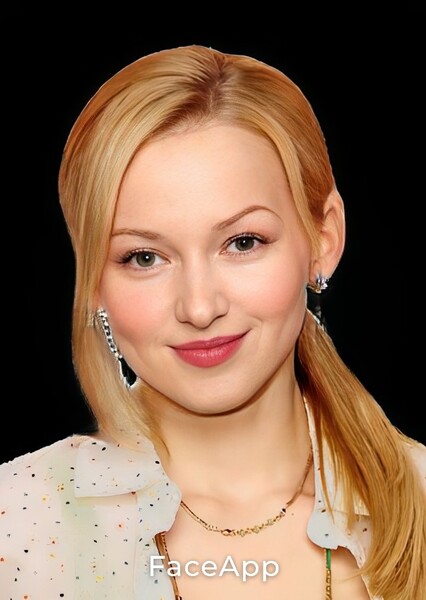 Dove Cameron photo