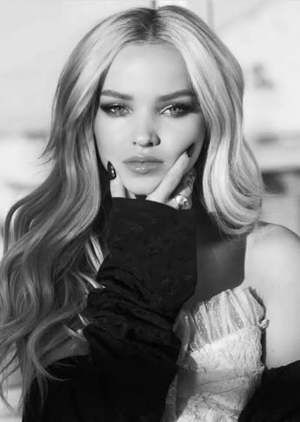 Dove Cameron photo
