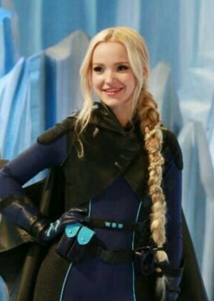 Dove Cameron photo