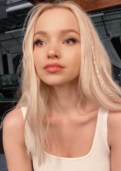 Dove Cameron photo