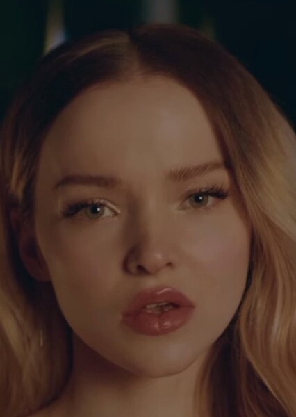 Dove Cameron photo