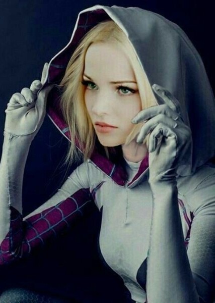 Dove Cameron photo