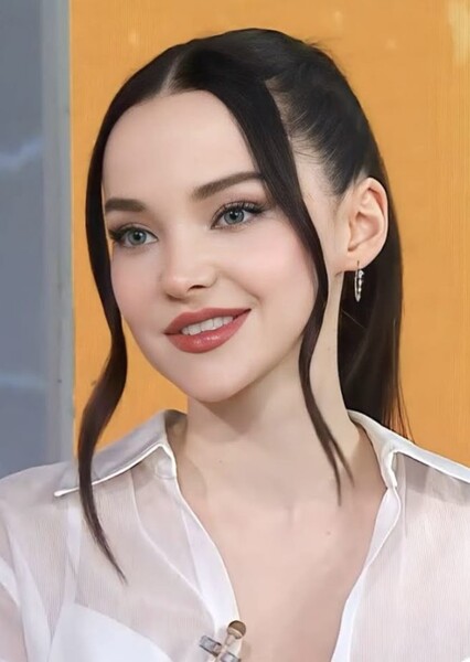 Dove Cameron photo