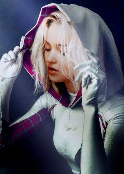Dove Cameron photo
