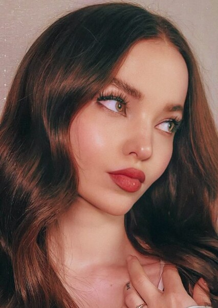 Dove Cameron photo