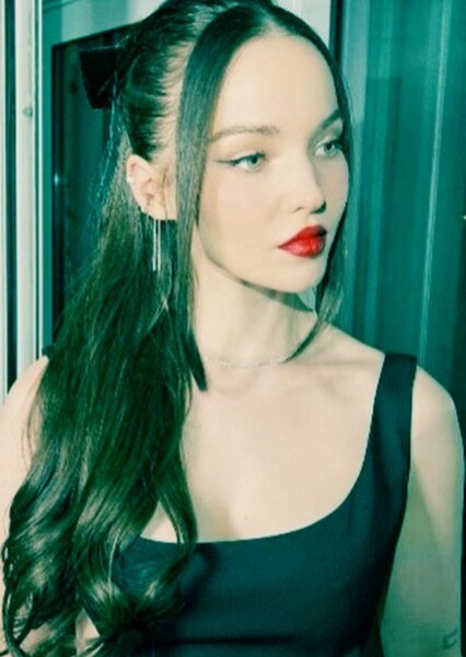 Dove Cameron photo