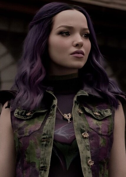 Dove Cameron photo