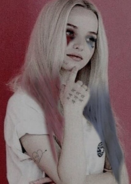 Dove Cameron photo