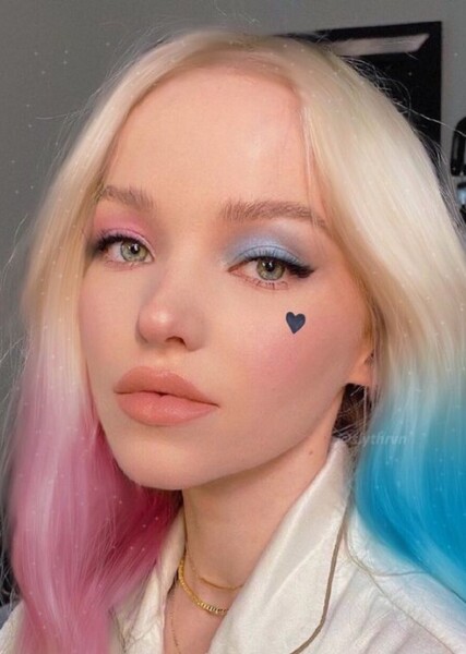 Dove Cameron photo