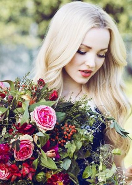 Dove Cameron photo