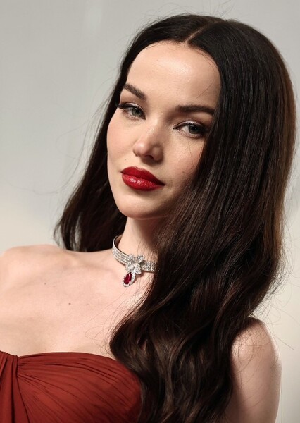 Dove Cameron photo
