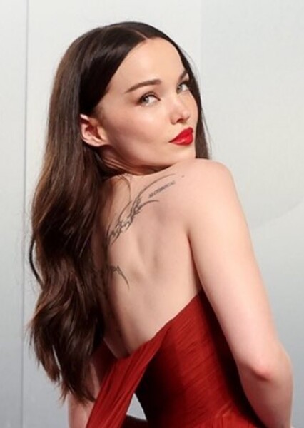 Dove Cameron photo