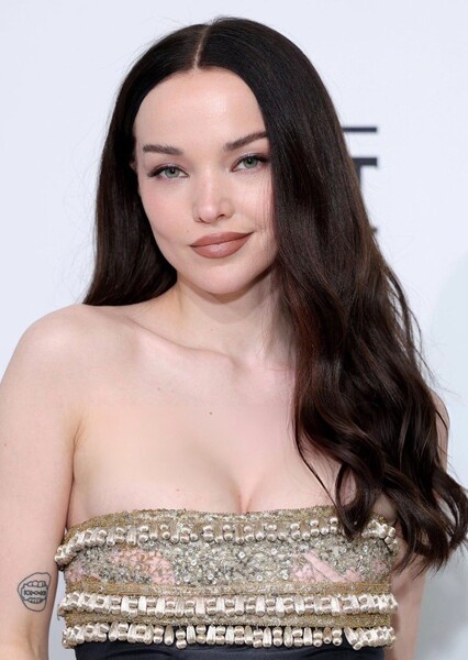 Dove Cameron photo