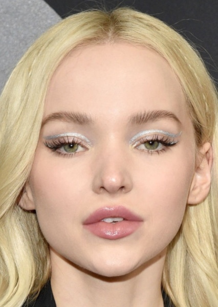 Dove Cameron photo