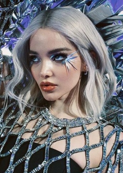 Dove Cameron photo