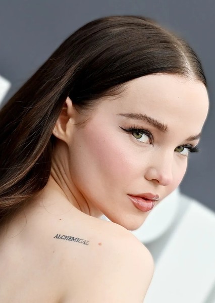 Dove Cameron photo