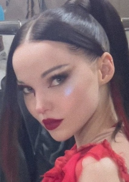 Dove Cameron photo