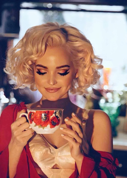 Dove Cameron photo