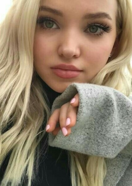 Dove Cameron photo