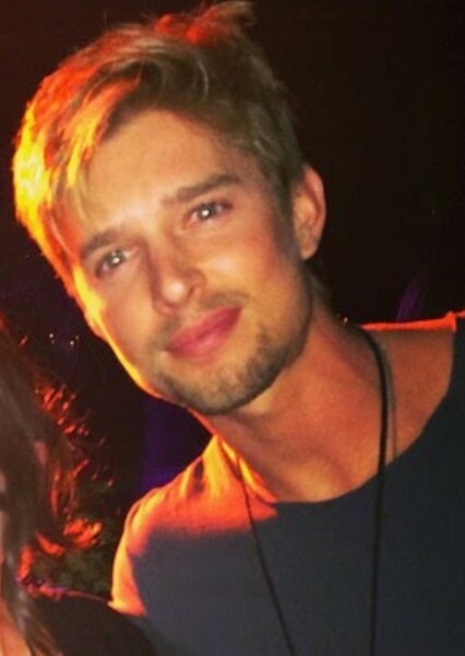 Drew Van Acker