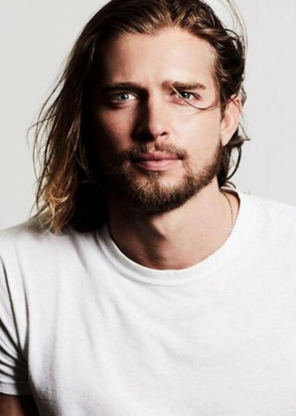 Drew Van Acker photo