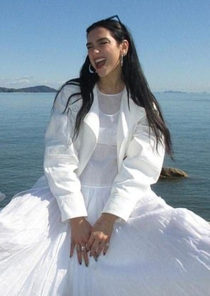 Dua Lipa photo