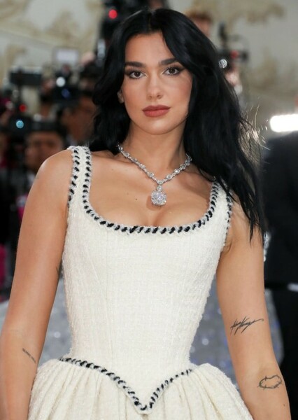 Dua Lipa photo