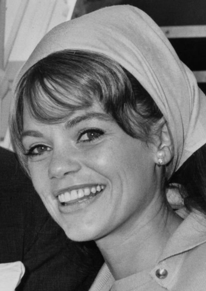 Dyan Cannon photo