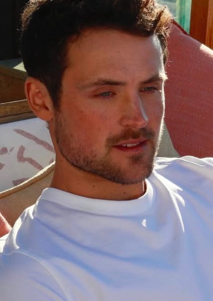 Dylan Efron photo