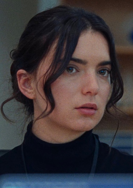 Dylan Gelula photo