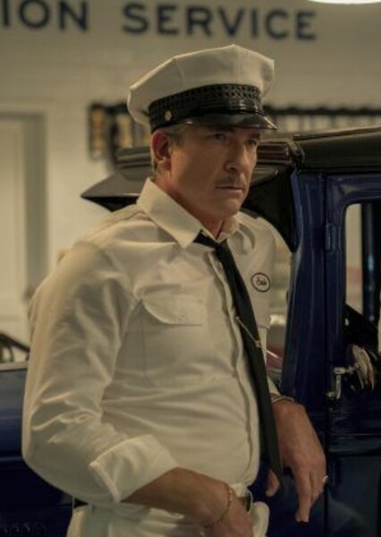 Dylan McDermott photo