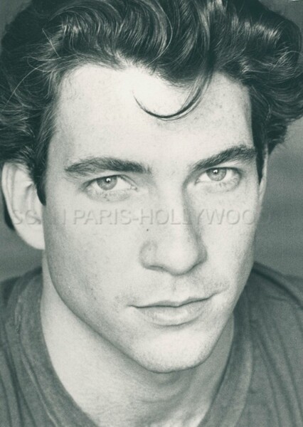 Dylan McDermott photo