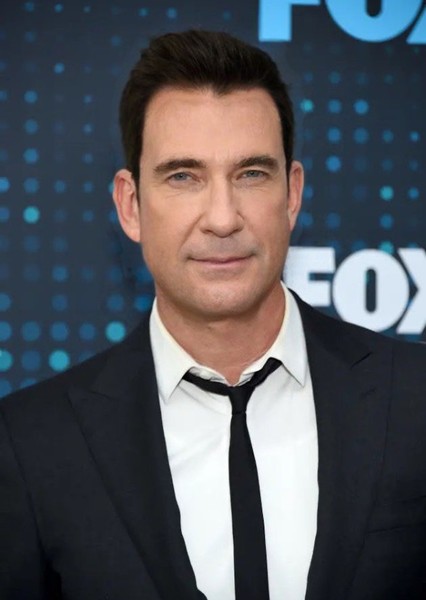 Dylan McDermott photo