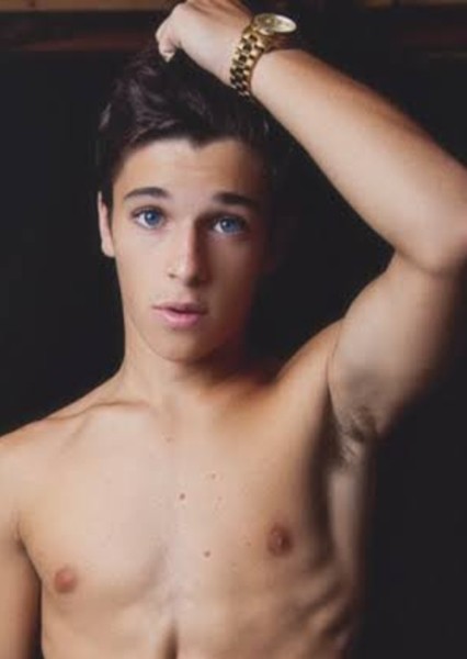 Dylan Schmid photo